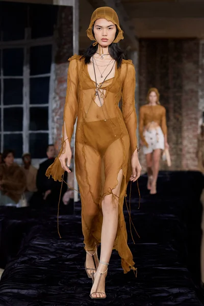 Look 3